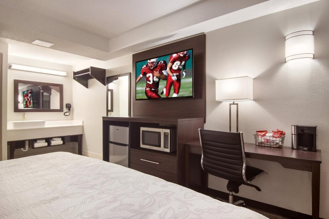 Red Roof Inn Plus & Suites Ері Екстер'єр фото