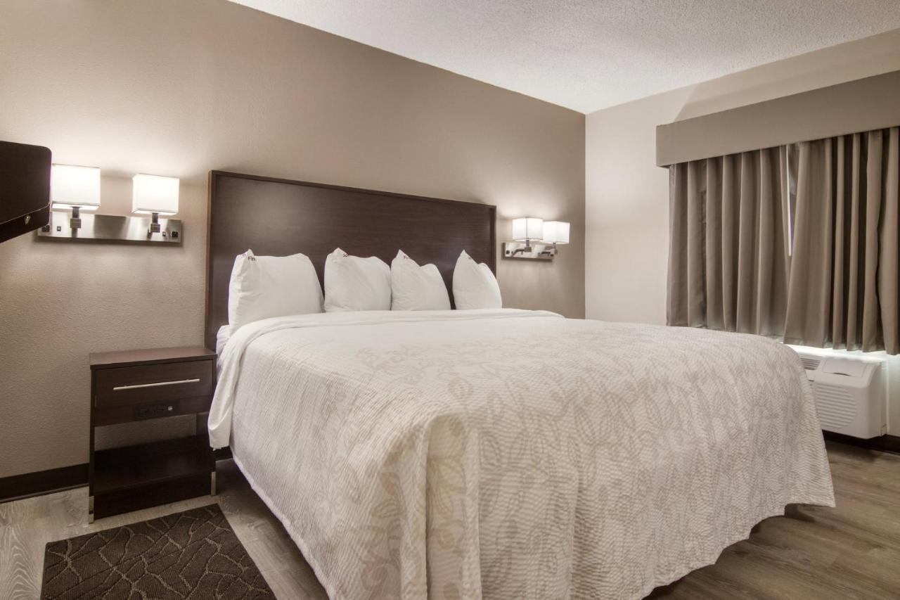 Red Roof Inn Plus & Suites Ері Екстер'єр фото