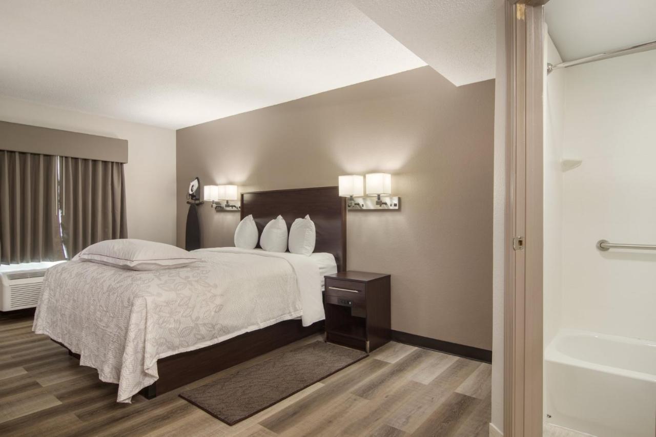 Red Roof Inn Plus & Suites Ері Екстер'єр фото