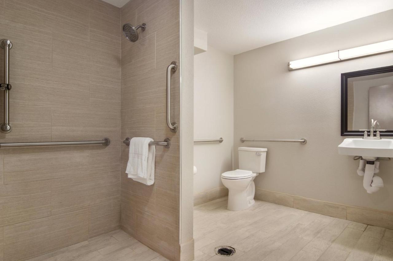 Red Roof Inn Plus & Suites Ері Екстер'єр фото