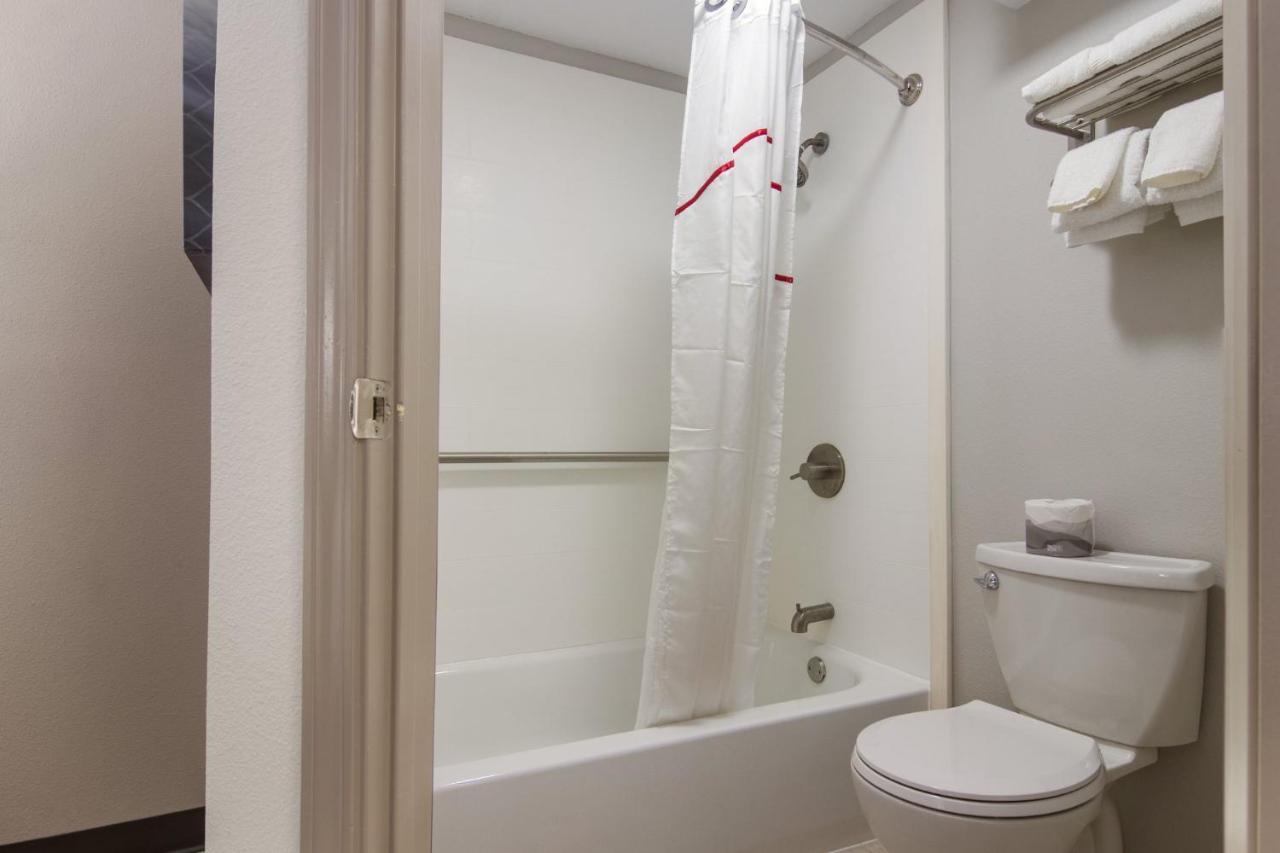 Red Roof Inn Plus & Suites Ері Екстер'єр фото